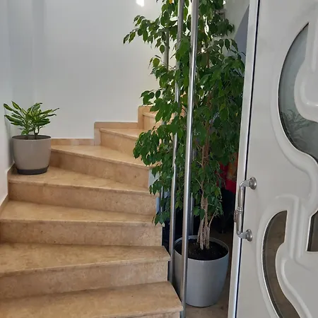 Luxury Αμάρυνθος