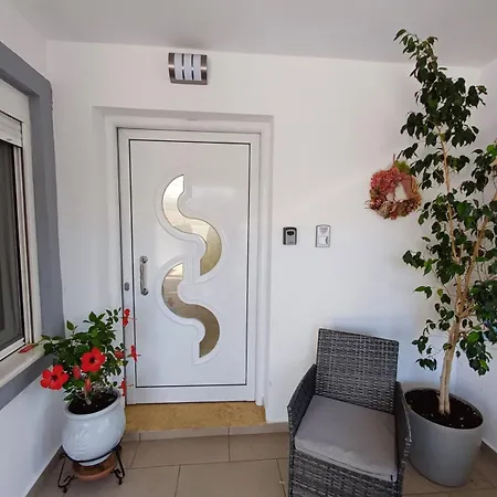 Luxury * Αμάρυνθος